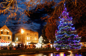 Go Cotswolds Moreton-In-Marsh Christmas Market Tour